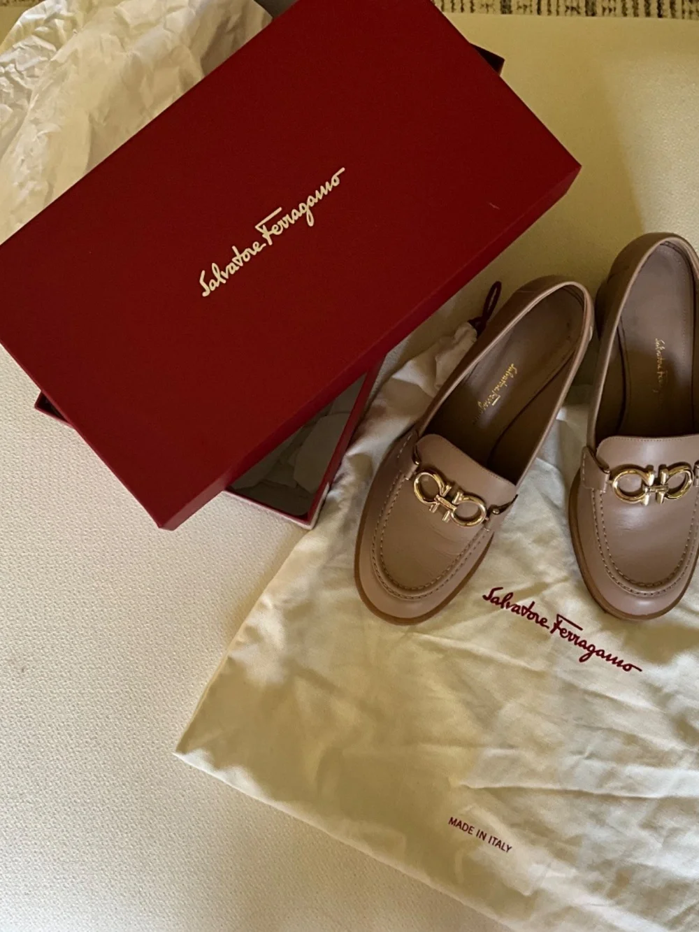 Salvatore Ferragamo Rollo 55 Loafers – Adobe Stone Calf Leather – Size 8 - Picture 5 of 9